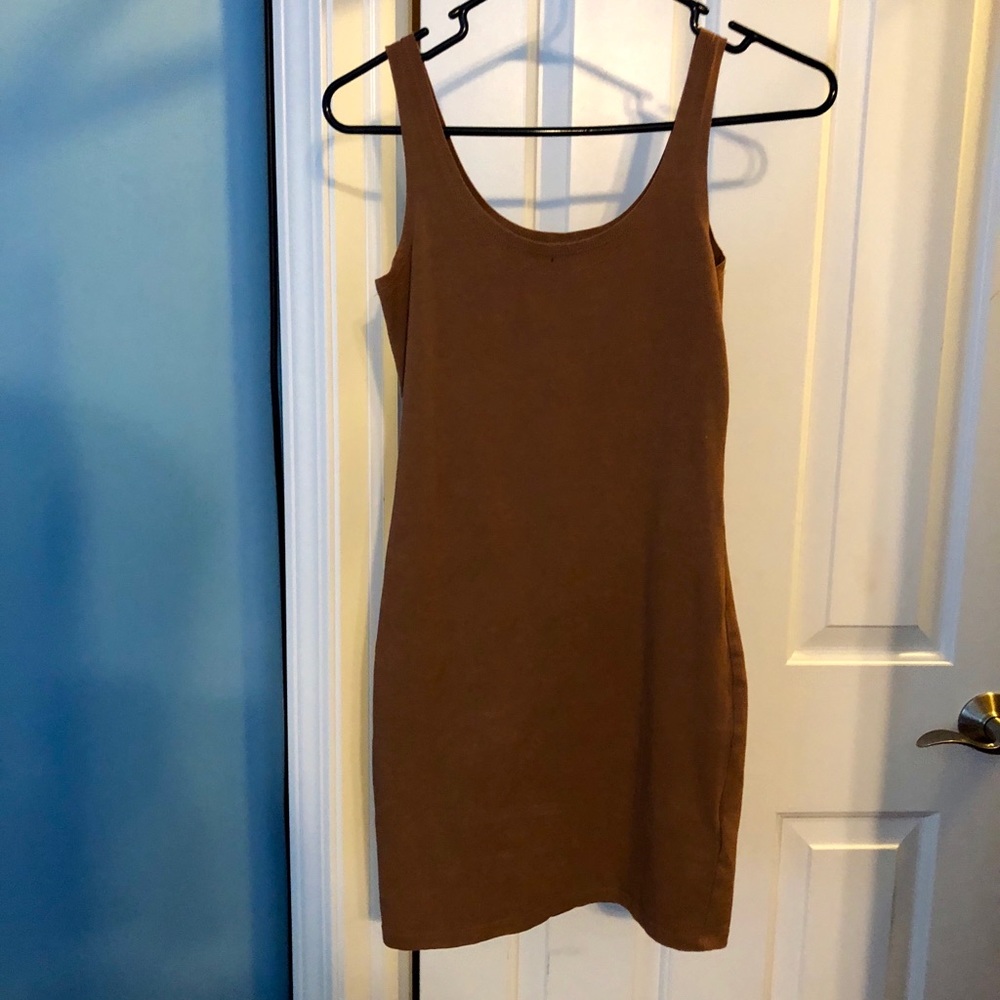 Sleeveless camel bodycon dress